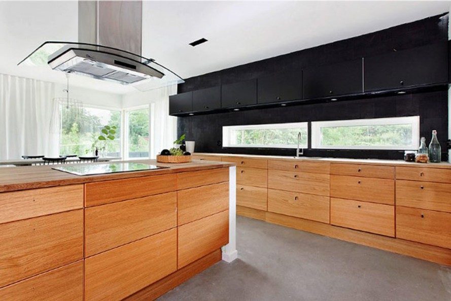 Cocina moderna con muebles de madera